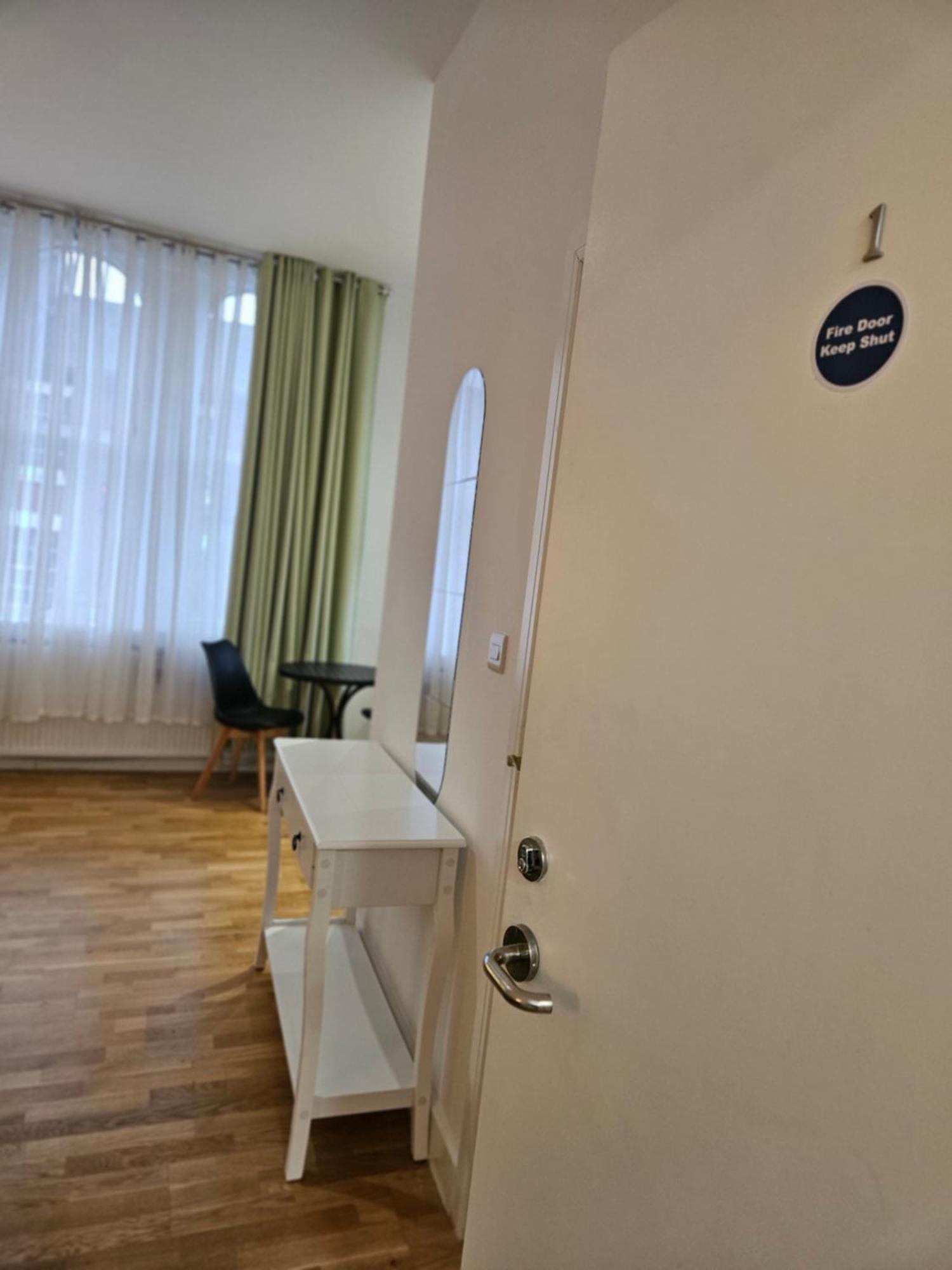 Central Chambers Suites - Suite 1 Лік Екстер'єр фото